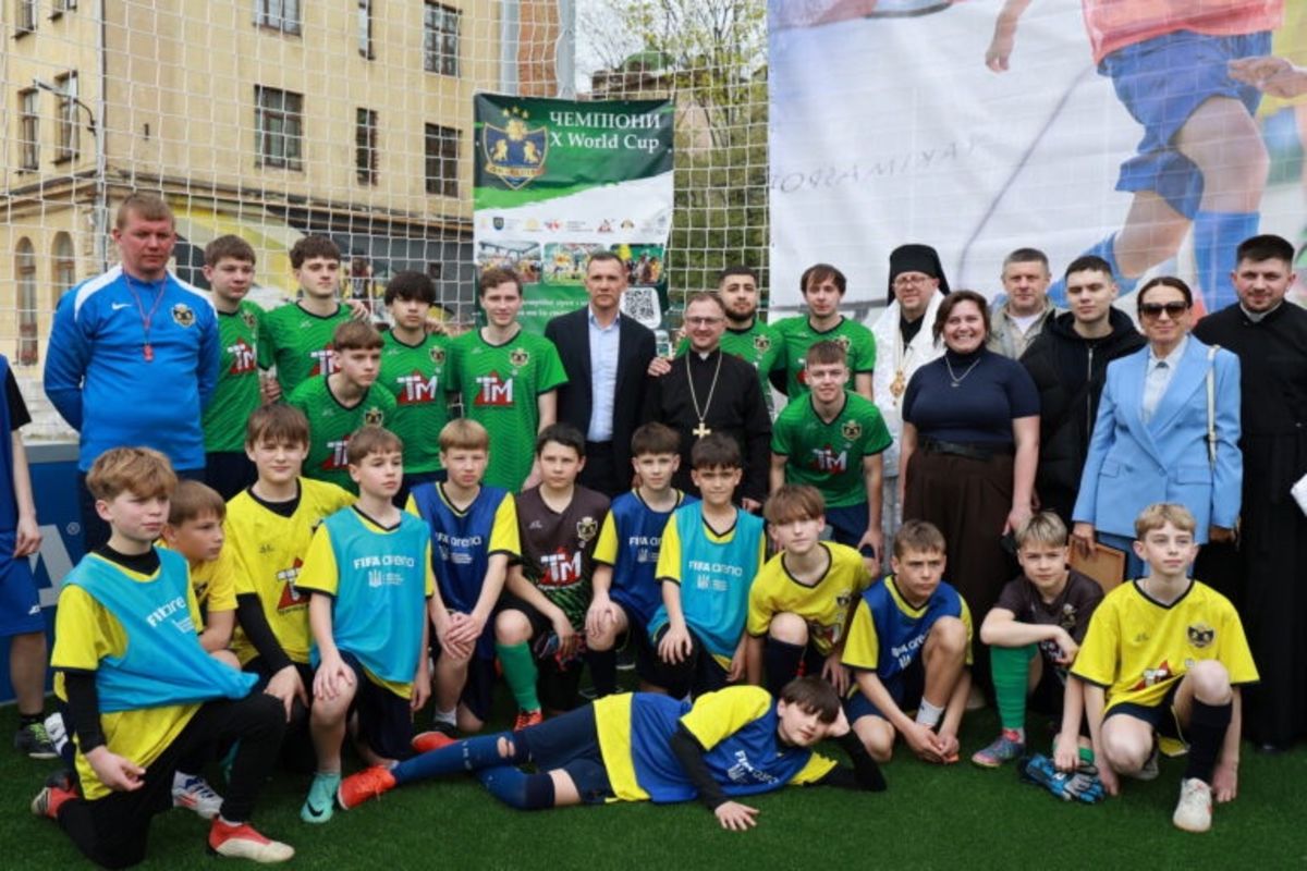 У Львові відкрили перший в Україні майданчик «FIFA Arena» для дітей Центру опіки сиріт