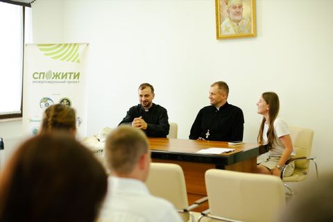 «Екосистема твоєї бульбашки»: У Києві відбувся круглий стіл проєкту «СпоЖити»
