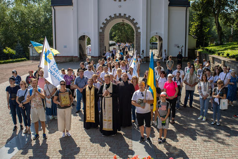 Можливість для відновлення та згуртованості: волонтери Карітасу України здійснили прощу до Зарваниці