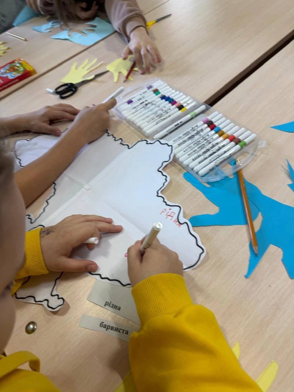 У Караганді відкрили українську майстерню для дітей