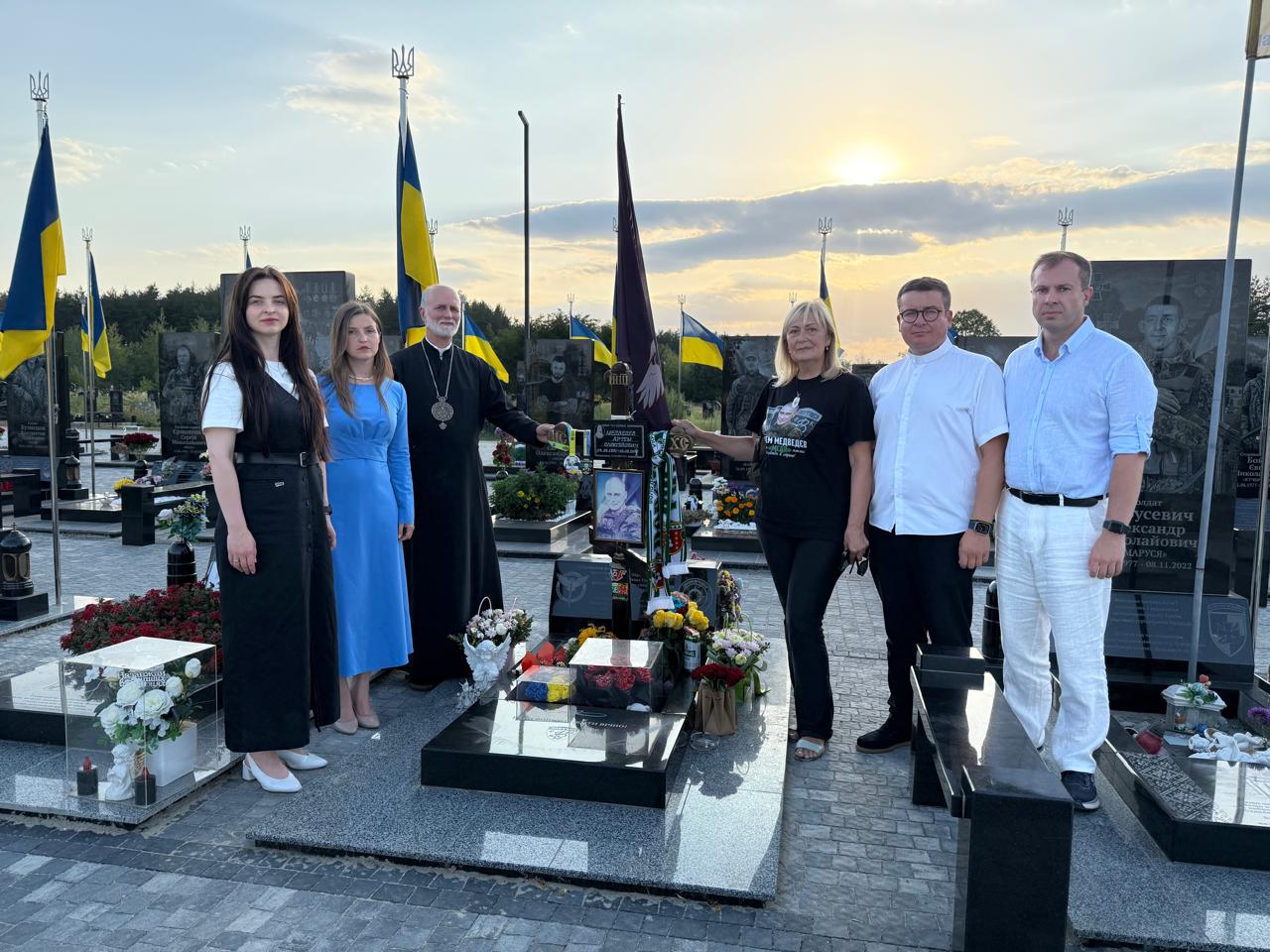 Митрополит Борис Ґудзяк у Полтаві: молитва, вшанування Героїв та розмова про лідерство під час війни