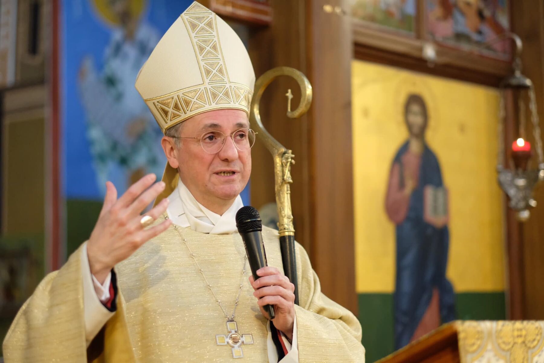 «Щоденно молюся вервицю за ваш народ», — єпископ Стефан Гессе до українців в Гамбурзі