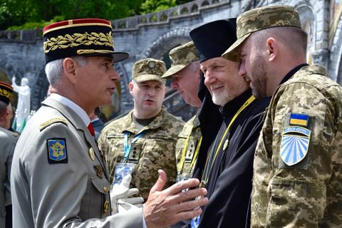 Представники України взяли участь у 64-му Міжнародному військовому паломництві до Люрда