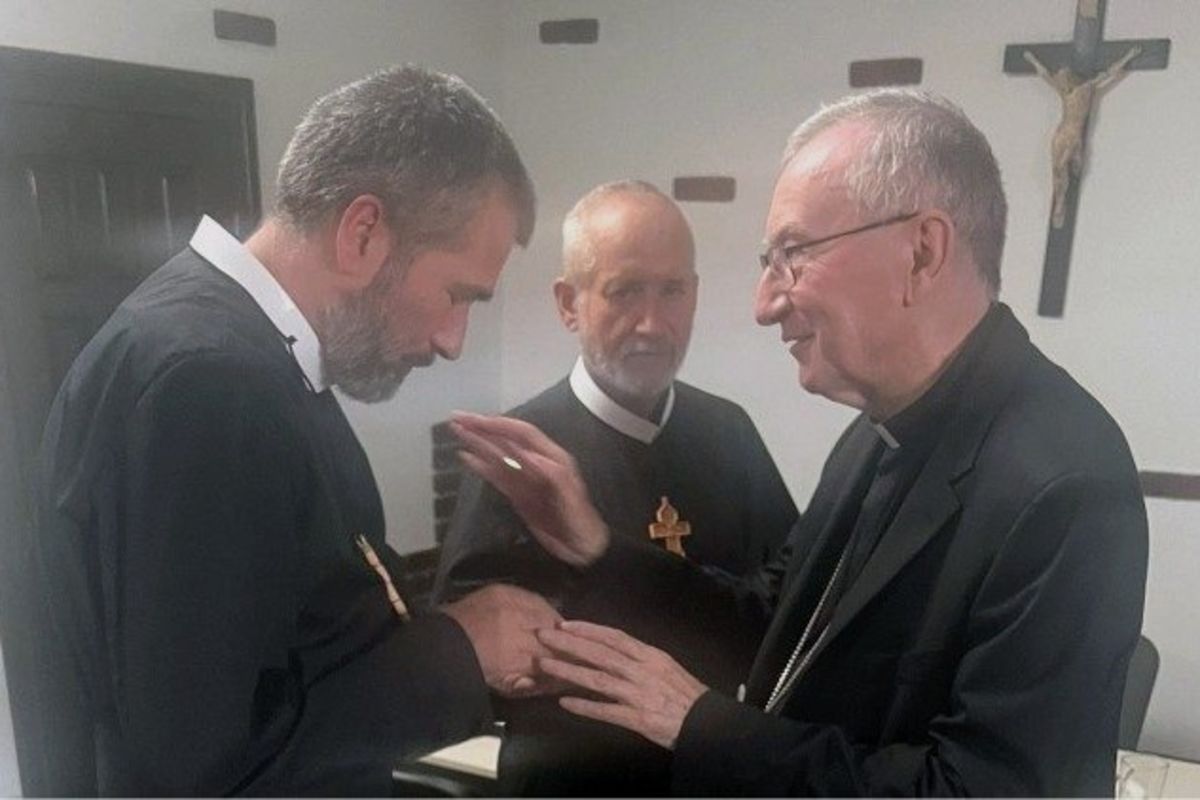 Кардинал Паролін зустрівся зі звільненими з полону священниками УГКЦ