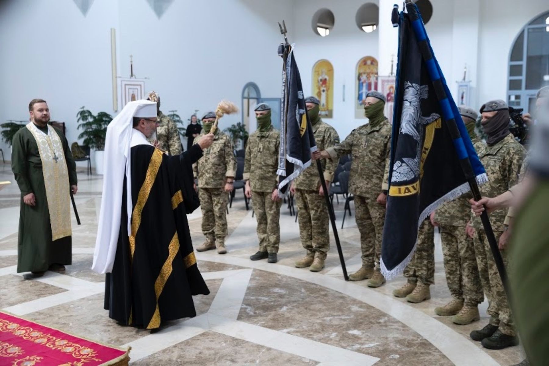 Глава УГКЦ освятив мотиваційні прапори для окремих центрів Сил спеціальних операцій ЗСУ