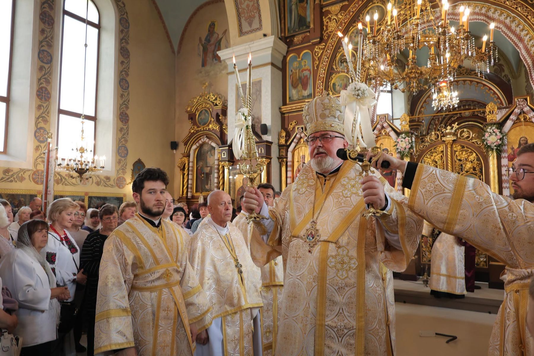 «Любов не привласнює, а дарує себе», — владика Тарас Сеньків на єпархіальній прощі родин у Дроговижі