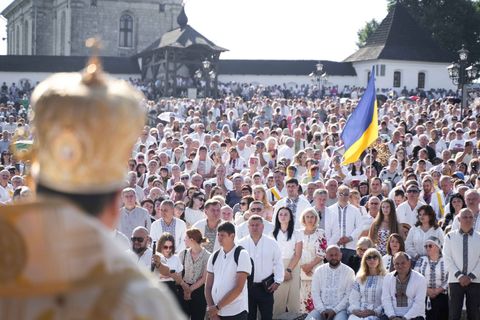 У пішу прощу на&nbsp;Крилоську гору вирушили паломники з&nbsp;різних куточків Прикарпаття
