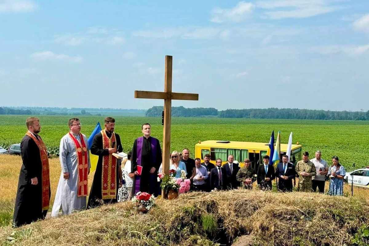 «Пам’ять, очищена правдою, стає дорогою до примирення»: на Житомирщині вшанували полеглих українських і польських воїнів