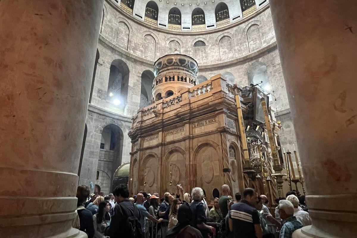 I read all your names and requests for three hours, - Bishop Stepan Sus celebrated the Liturgy in the Church o of the Holy Sepulchre