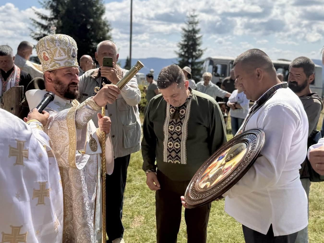 Єпископи УГКЦ та МГКЄ очолили спільну молитву в каплиці Святого Губерта в Карпатах Єпископи УГКЦ та МГКЄ очолили спільну молитву в каплиці Святого Губерта в Карпатах