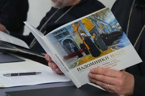 Вийшов друком фотоальбом «Паломники надії. Ювілейна проща УГКЦ до базиліки Святого Петра»