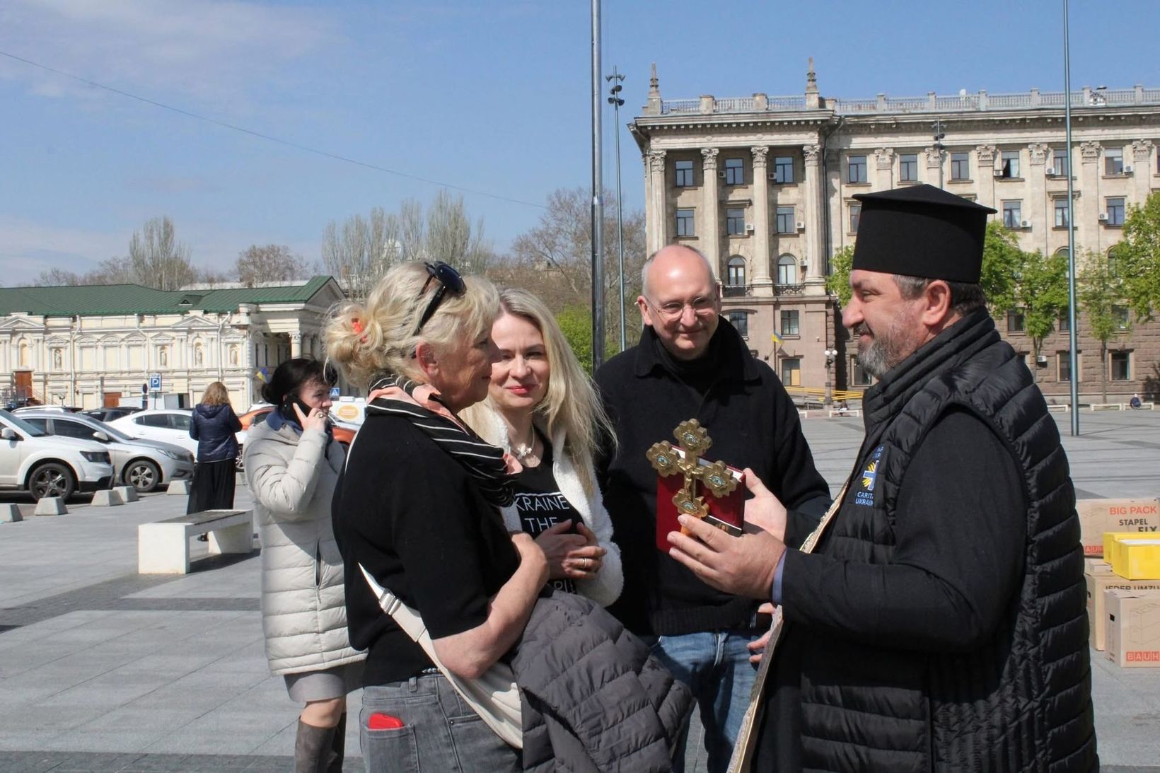 &laquo;Карітас Миколаїв&raquo; отримав спецавто для перевезення маломобільних людей, а&nbsp;лікарні&nbsp;&mdash; дві карети швидкої допомоги