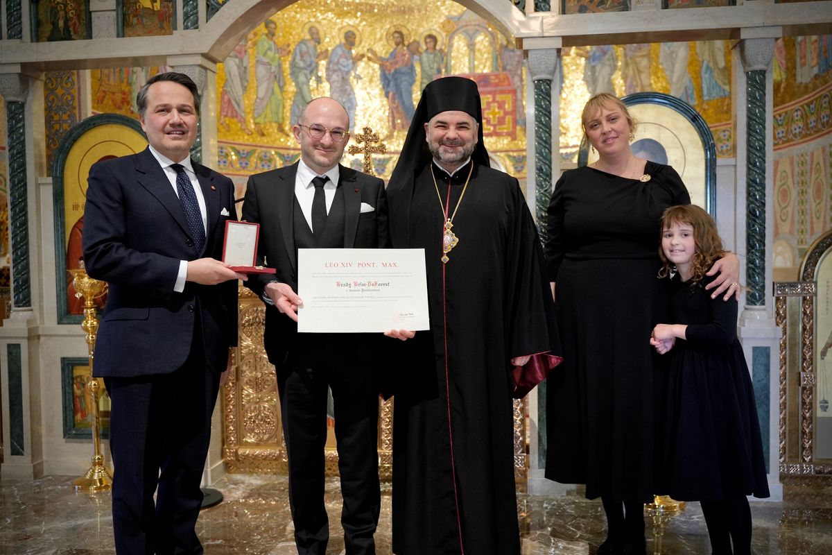 Brady Brim-DeForest riceve l’onorificenza pontificia per il sostegno alla Chiesa greco-cattolica ucraina 