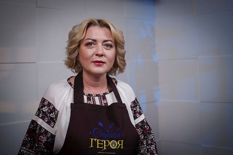 «Відчуваючи любов і підтримку тих, із ким зводить мене доля, можу підтвердити слова сина: зі мною — вся українська нація», — мама загиблого Героя Андрія Бердадіна Олександра Овсянюк-Бердадіна 