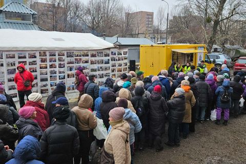 «Піца надії»: волонтери із Прикарпаття допомагають потребуючим на Харківщині