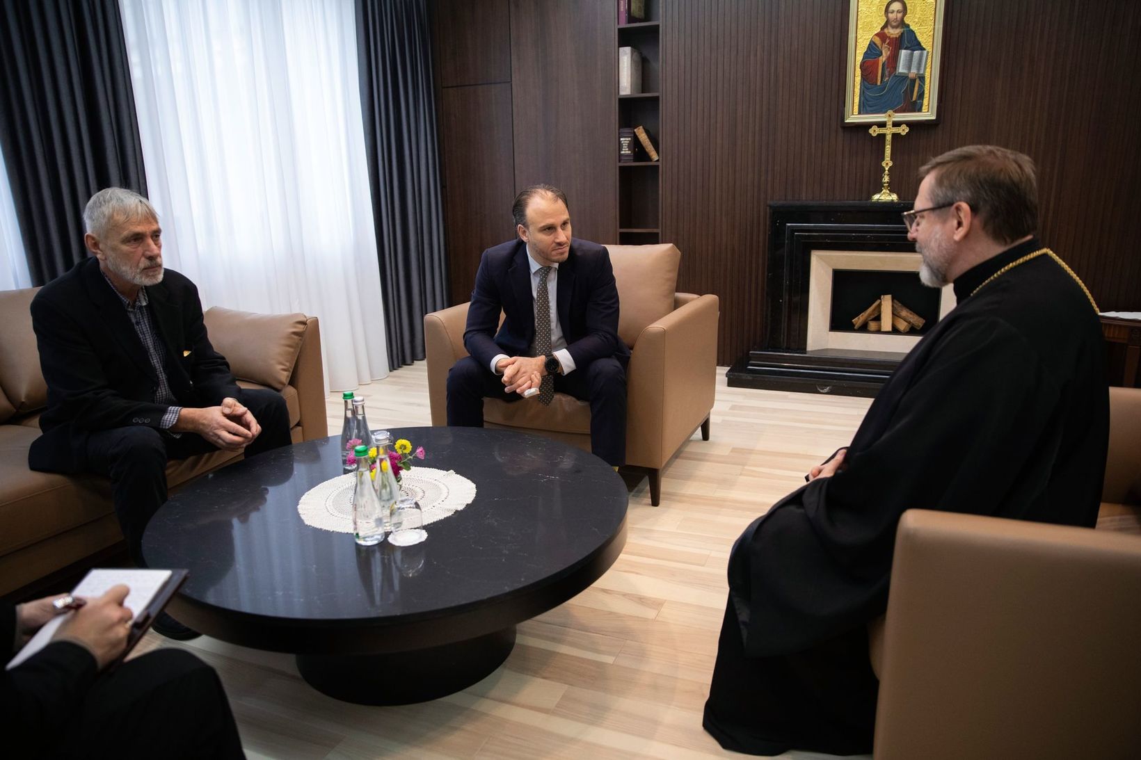 Глава УГКЦ та Посол Чехії обговорили підтримку українських біженців і роль Церкви під час війни Глава УГКЦ та Посол Чехії обговорили підтримку українських біженців і роль Церкви під час війни