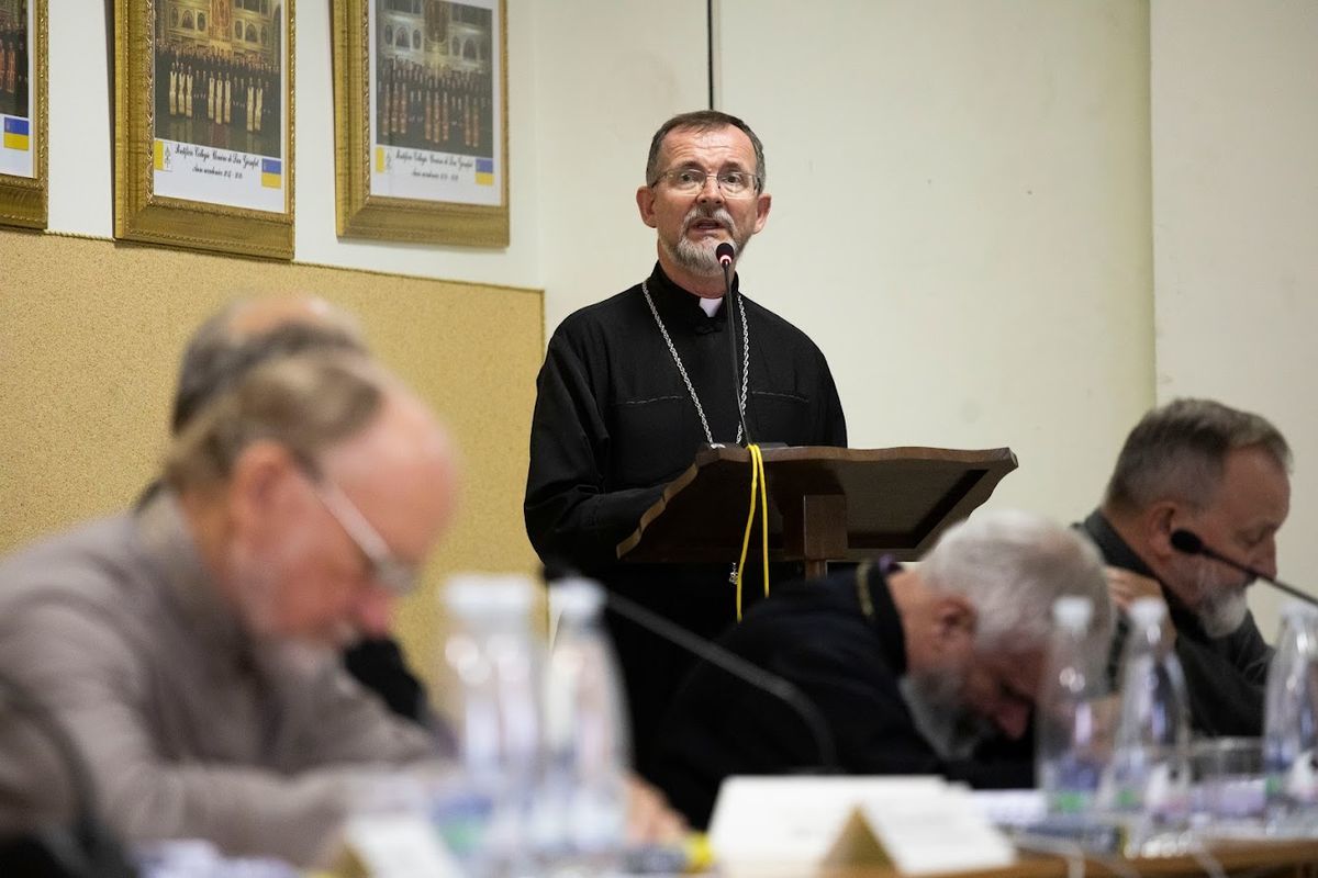 Bishop Bohdan Dziurakh introduces the situation of Ukrainian refugees in Western Europe