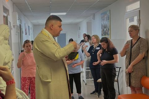 Ukraine hospital chaplain: Under the bombs with faith and resilience