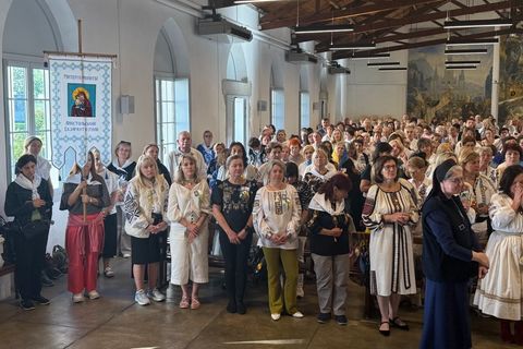 «Надія допомагає йти вперед, навіть коли за нами сльози», — Глава УГКЦ привітав учасниць Першого всеукраїнського з’їзду «Матері в молитві»