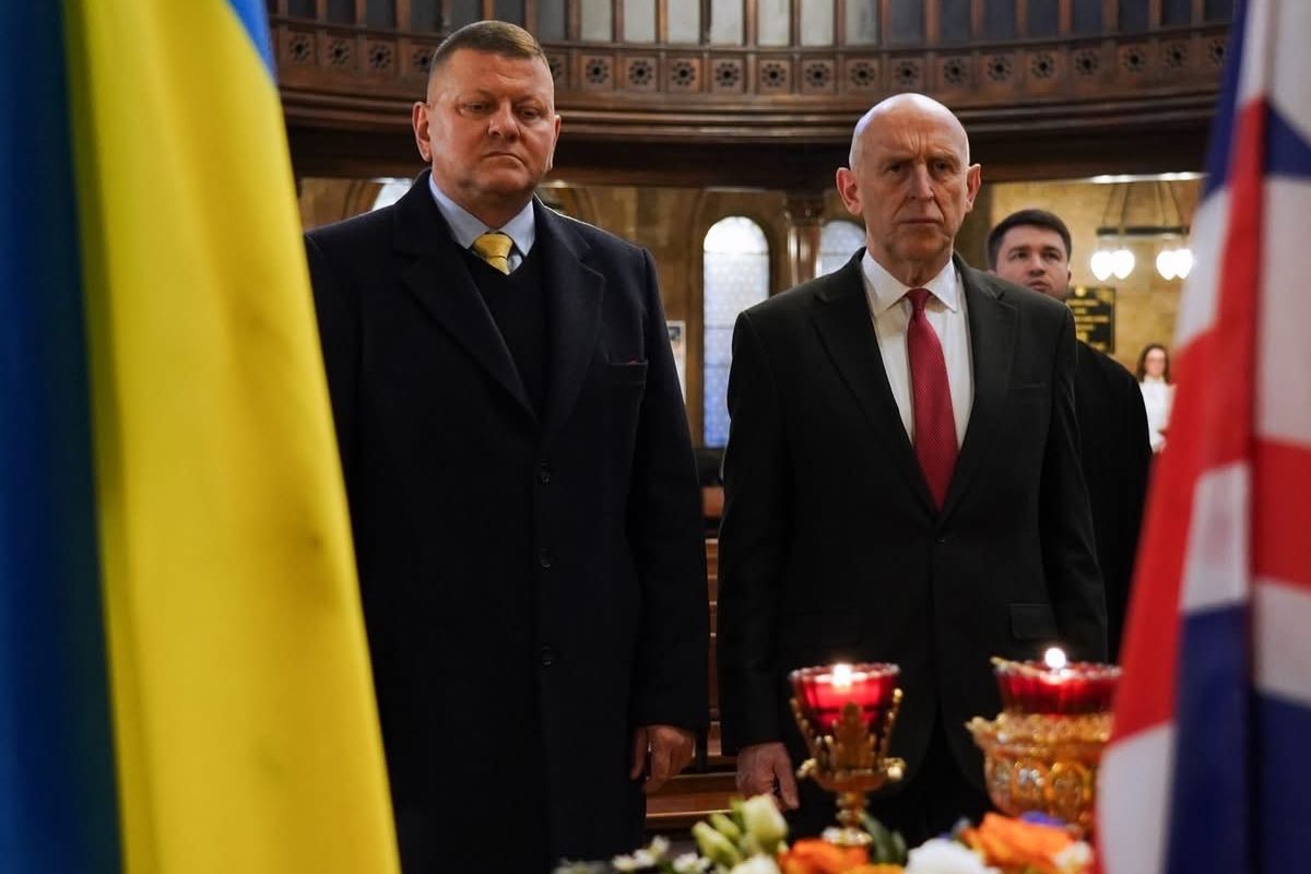 Посол України та міністр оборони Британії помолилися за полеглих Героїв і жертв війни в катедрі УГКЦ