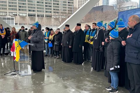 Владики Постійного Синоду УГКЦ взяли участь у мітингу в Торонто з приводу третьої річниці повномасштабного вторгнення