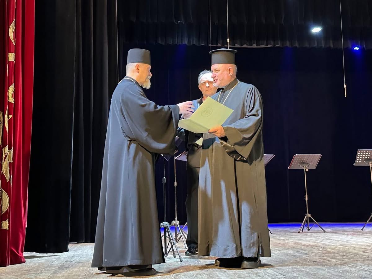 У Тернопільсько-Зборівській архиєпархії відзначили митців, священників та науковців відзнакою Патріарха Йосифа Сліпого У Тернопільсько-Зборівській архиєпархії відзначили митців, священників та науковців відзнакою Патріарха Йосифа Сліпого