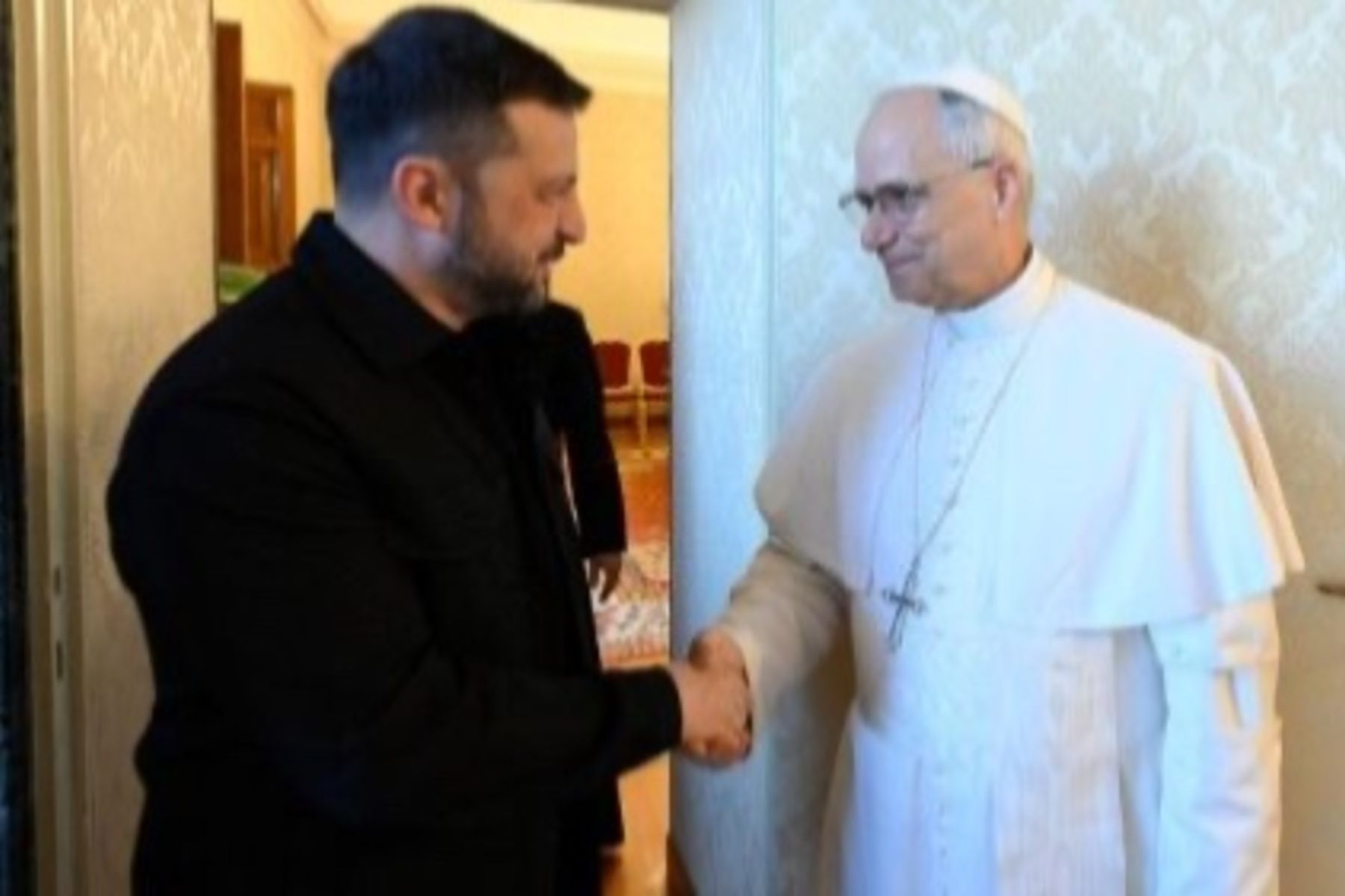 Папа Лев XIV обговорив із&nbsp;Володимиром Зеленським гуманітарну ситуацію в&nbsp;Олешках