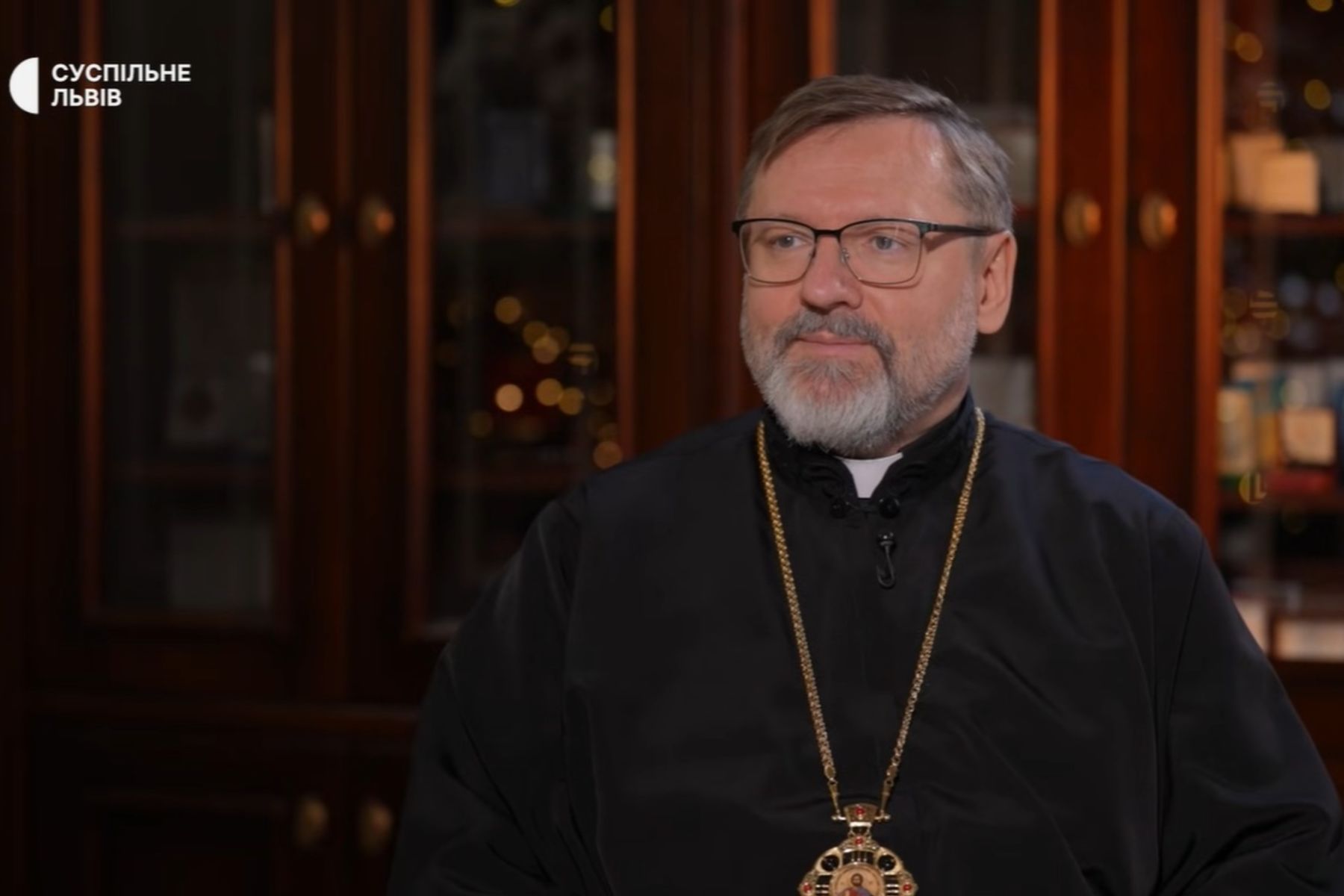 Блаженніший Святослав пояснив, чому Церква не зупиняє богослужінь під час хвилини мовчання: «Віруюча людина — молиться»