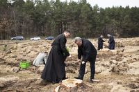 Блаженніший Святослав разом зі священниками висадив саджанці у лісі на&nbsp;Київщині