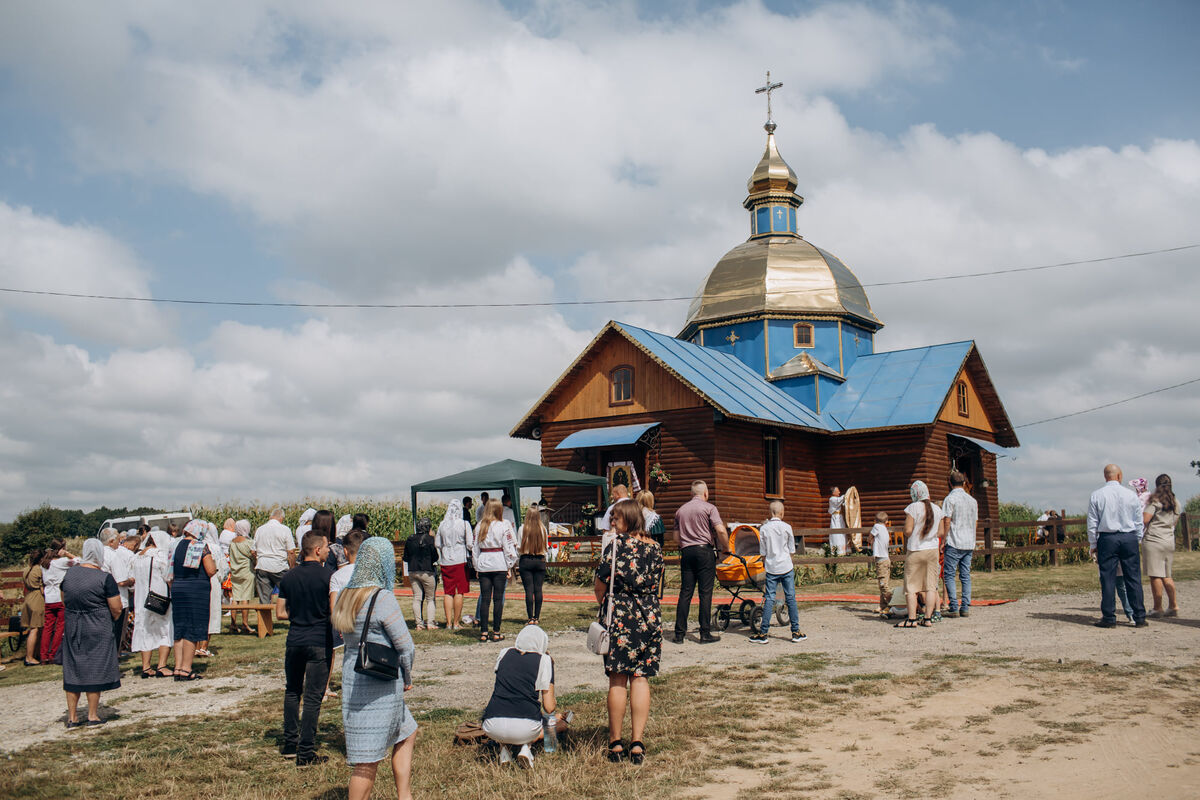 Вервиця, що єднає і зігріває. Досвід маленької парафії на Заході України