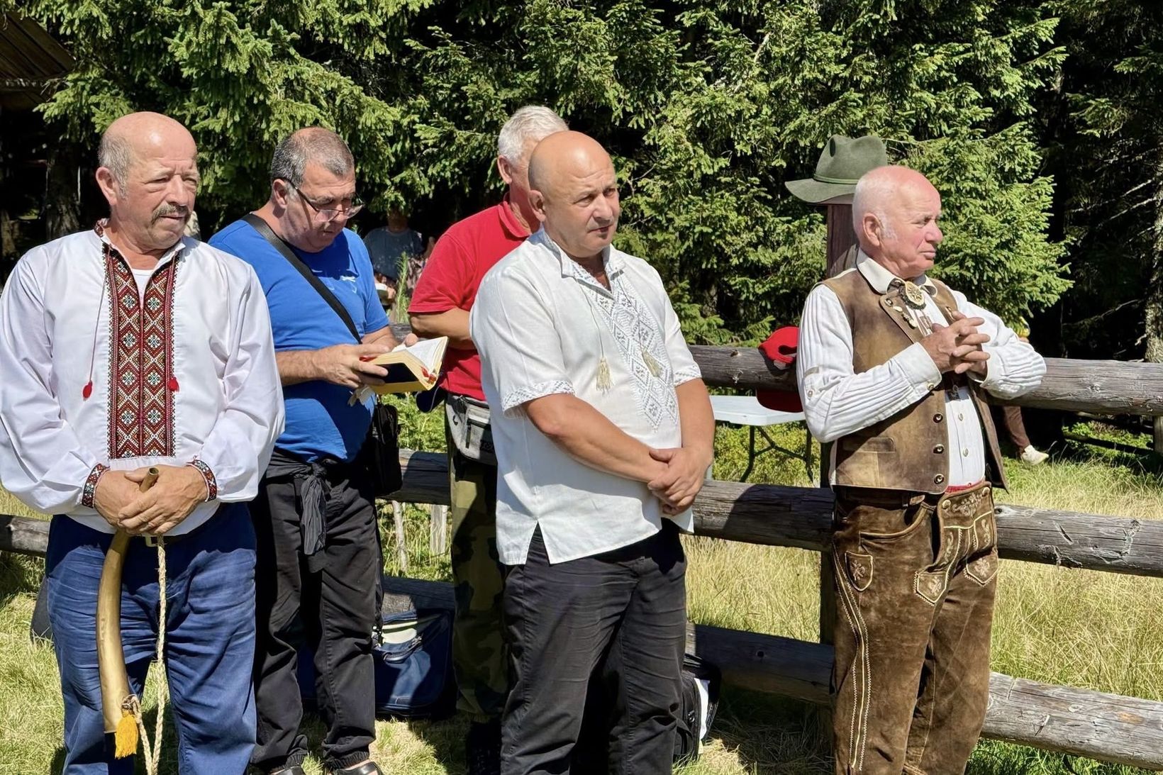 Єпископи УГКЦ та МГКЄ очолили спільну молитву в каплиці Святого Губерта в Карпатах Єпископи УГКЦ та МГКЄ очолили спільну молитву в каплиці Святого Губерта в Карпатах