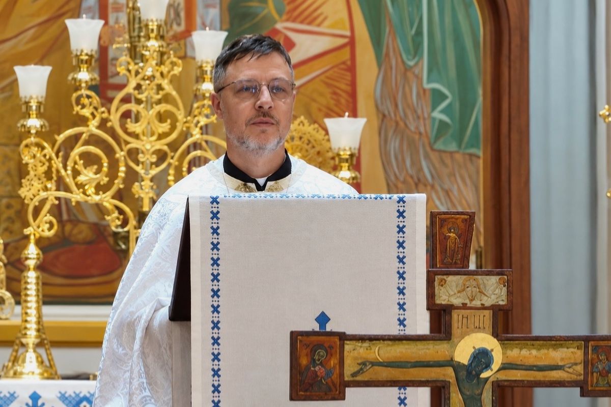 «Коли Україна страждає, я страждаю разом із нею», — отець Жером Тома про служіння українцям у Франції