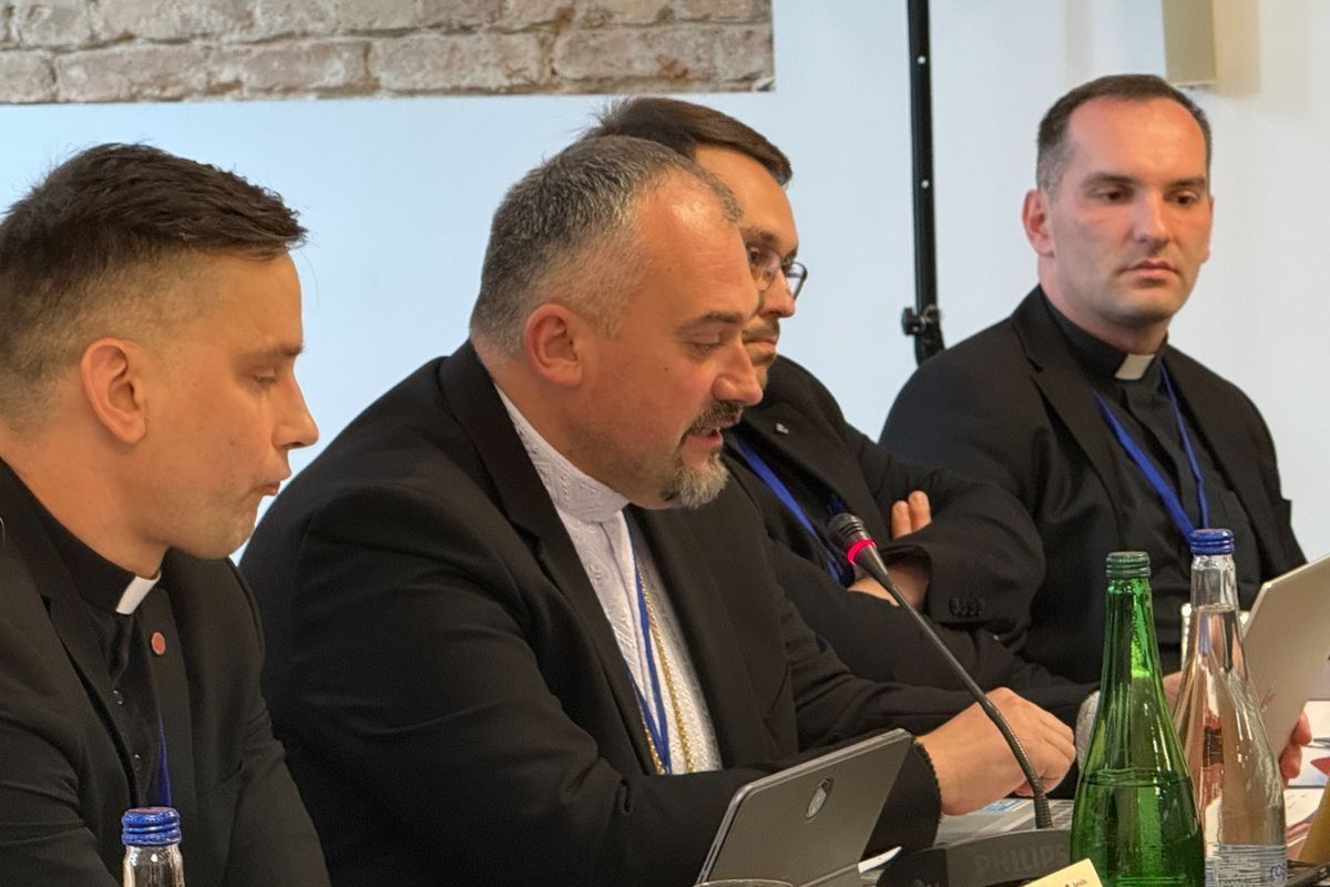 «У нашій Церкві немає парафії без родин загиблих воїнів»: УГКЦ представила єпископам Європи досвід служіння в умовах війни