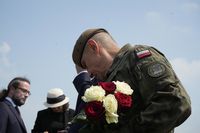 «Пам’ять, очищена правдою, стає дорогою до примирення»: на Житомирщині вшанували полеглих українських і польських воїнів «Пам’ять, очищена правдою, стає дорогою до примирення»: на Житомирщині вшанували полеглих українських і польських воїнів