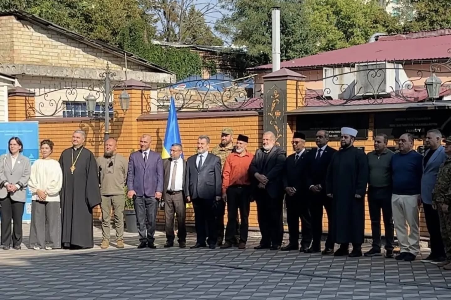 &laquo;Ми&nbsp;єдині у&nbsp;пам&rsquo;яті, болю й&nbsp;любові до&nbsp;України&raquo;,&nbsp;&mdash; отець Ігор Шабан на&nbsp;відкритті Стіни пам&rsquo;яті загиблих воїнів-мусульман