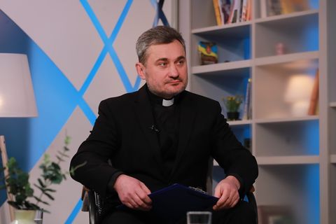 «Допомога «Живому телебаченню» — це і кожний перегляд, поширення у соцмережах, коментар чи «вподобайка», — директор «Живого», керівник Департаменту інформації УГКЦ отець Ігор Яців