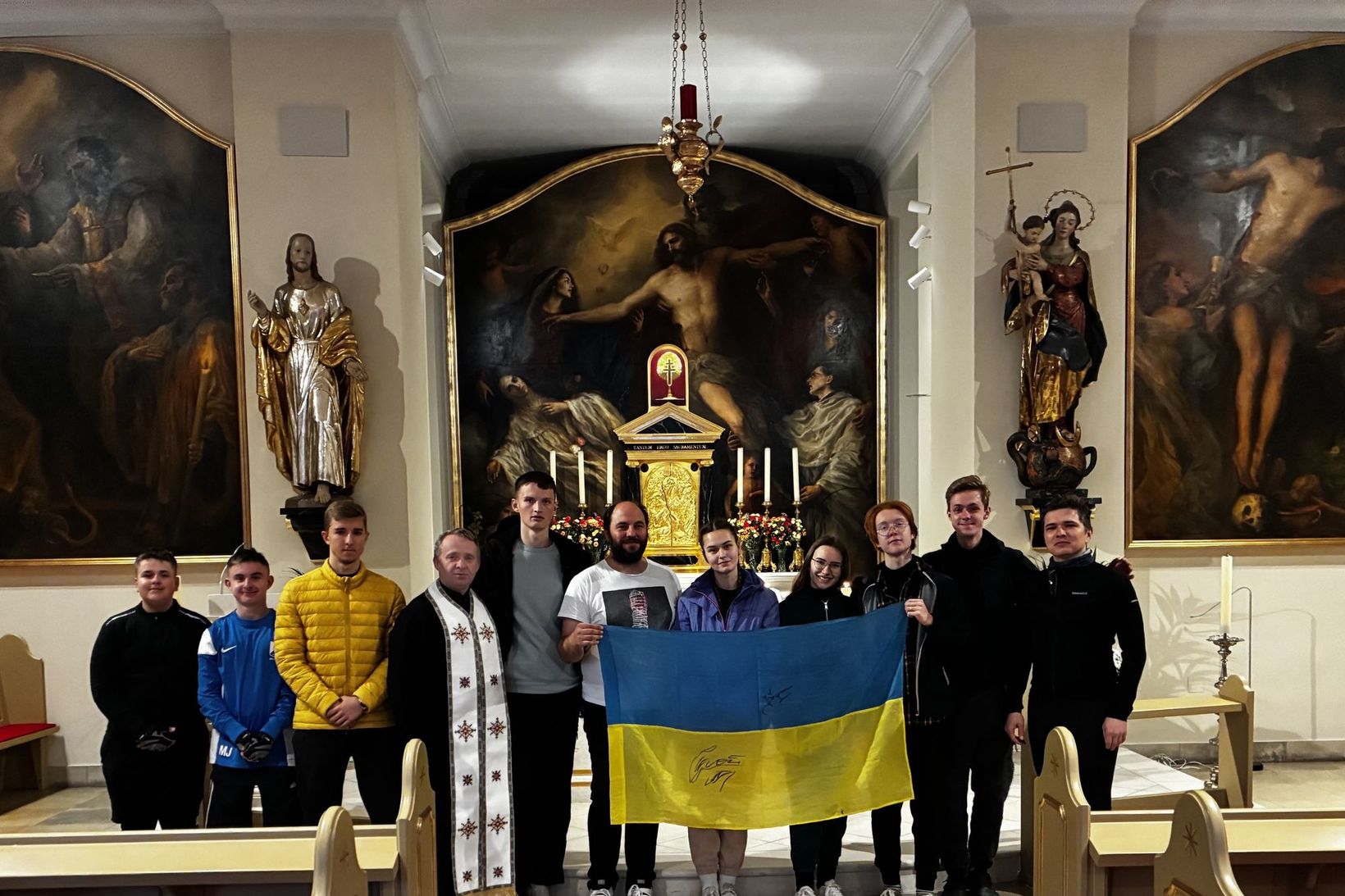 Молодь в Австрії зібралася на велопрощу до святині Святого Хреста Молодь в Австрії зібралася на велопрощу до святині Святого Хреста