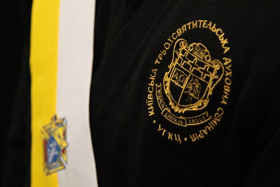 Десять семінаристів Київської духовної семінарії отримали стипендії від Лицарів Колумба