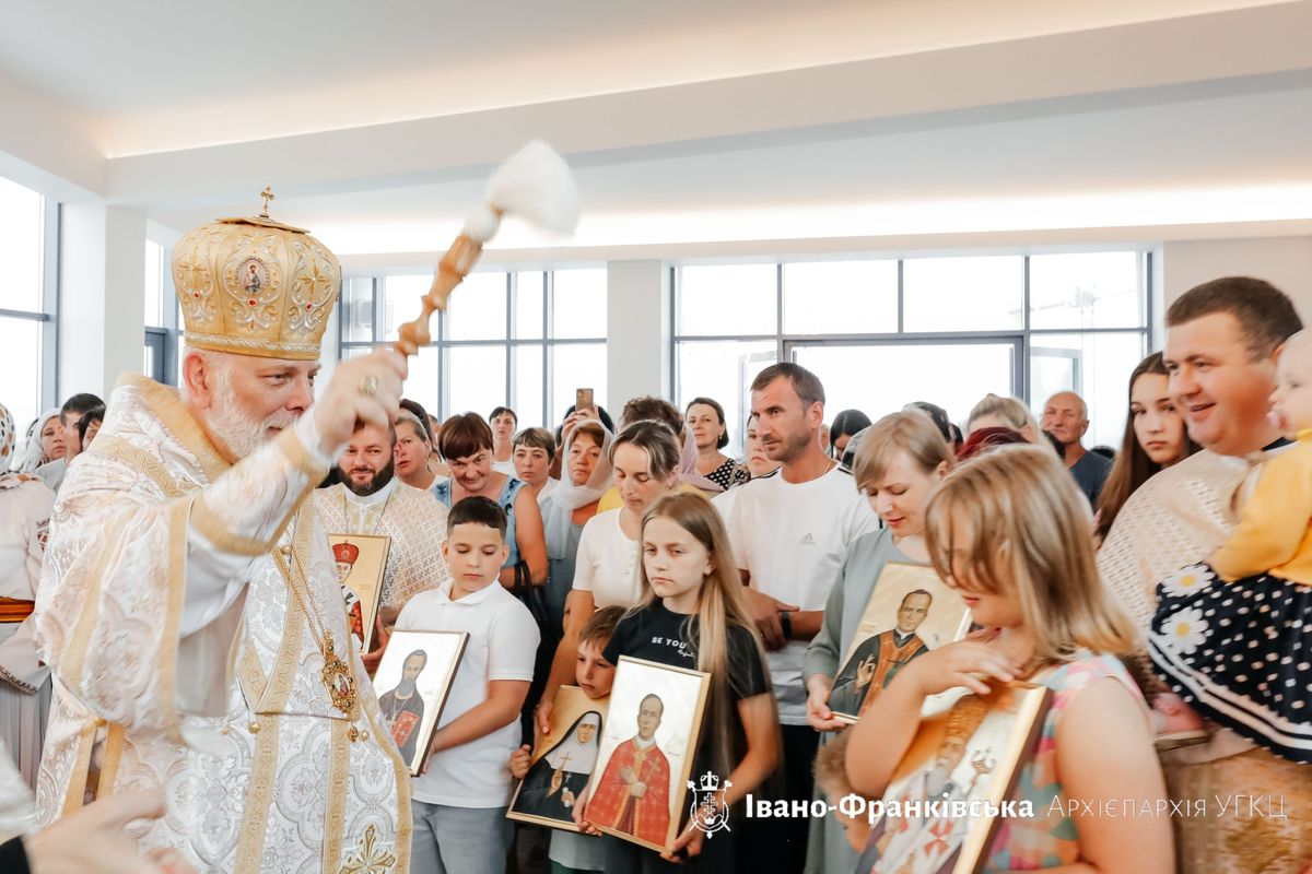 «Їхня кров є нашою кров’ю», — владика Кеннет Новаківський під час прощі на честь українських новомучеників у Старуні