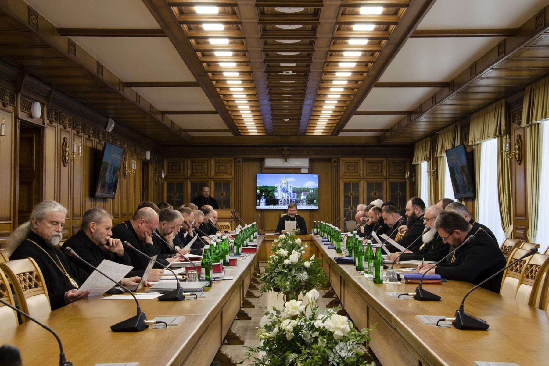 «Душпастирство покликань до священства та монашества» було головною темою сто першої сесії Архиєрейського Синоду УГКЦ в Україні