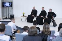 У Києві відбувся перший урочистий випуск катехитичної онлайн-школи «Промінь світла»