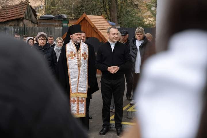 У Полтаві освятили медичний центр «Здорова родина»