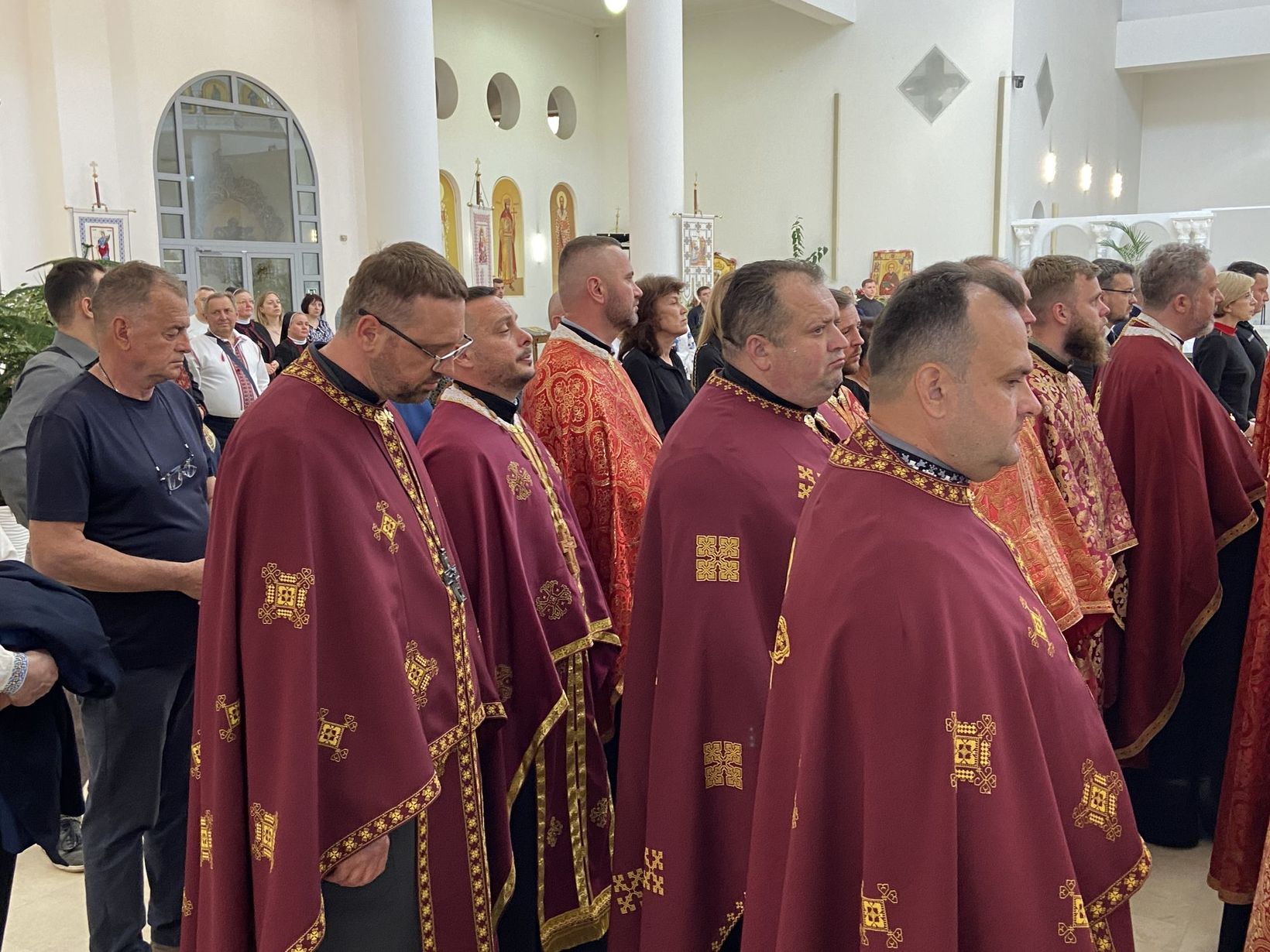 «Народ, який повертає своїх Героїв, повертає самого себе» — владика Йосиф Мілян під час перепоховання Андрія і Софії Мельників «Народ, який повертає своїх Героїв, повертає самого себе» — владика Йосиф Мілян під час перепоховання Андрія і Софії Мельників