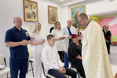 Поранений юнак із Бахмута охрестився у Львові: «Невидима сила рятувала мене весь цей час»