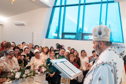 Владика Василь Івасюк очолив молитовні чування у Старуні