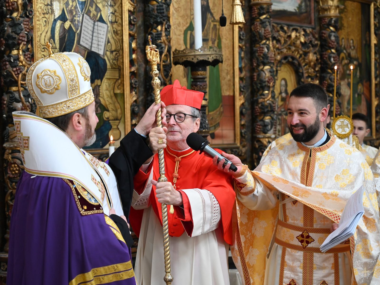 Владика Андрій Хім’як представив УГКЦ на інтронізації Глави Румунської Греко-Католицької Церкви Владика Андрій Хім’як представив УГКЦ на інтронізації Глави Румунської Греко-Католицької Церкви