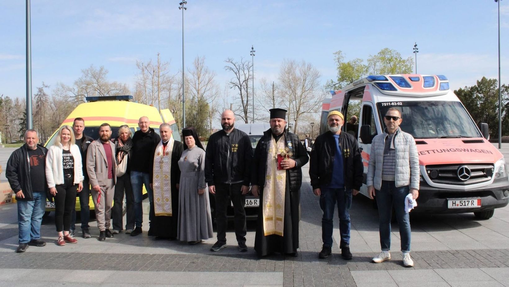 &laquo;Карітас Миколаїв&raquo; отримав спецавто для перевезення маломобільних людей, а&nbsp;лікарні&nbsp;&mdash; дві карети швидкої допомоги