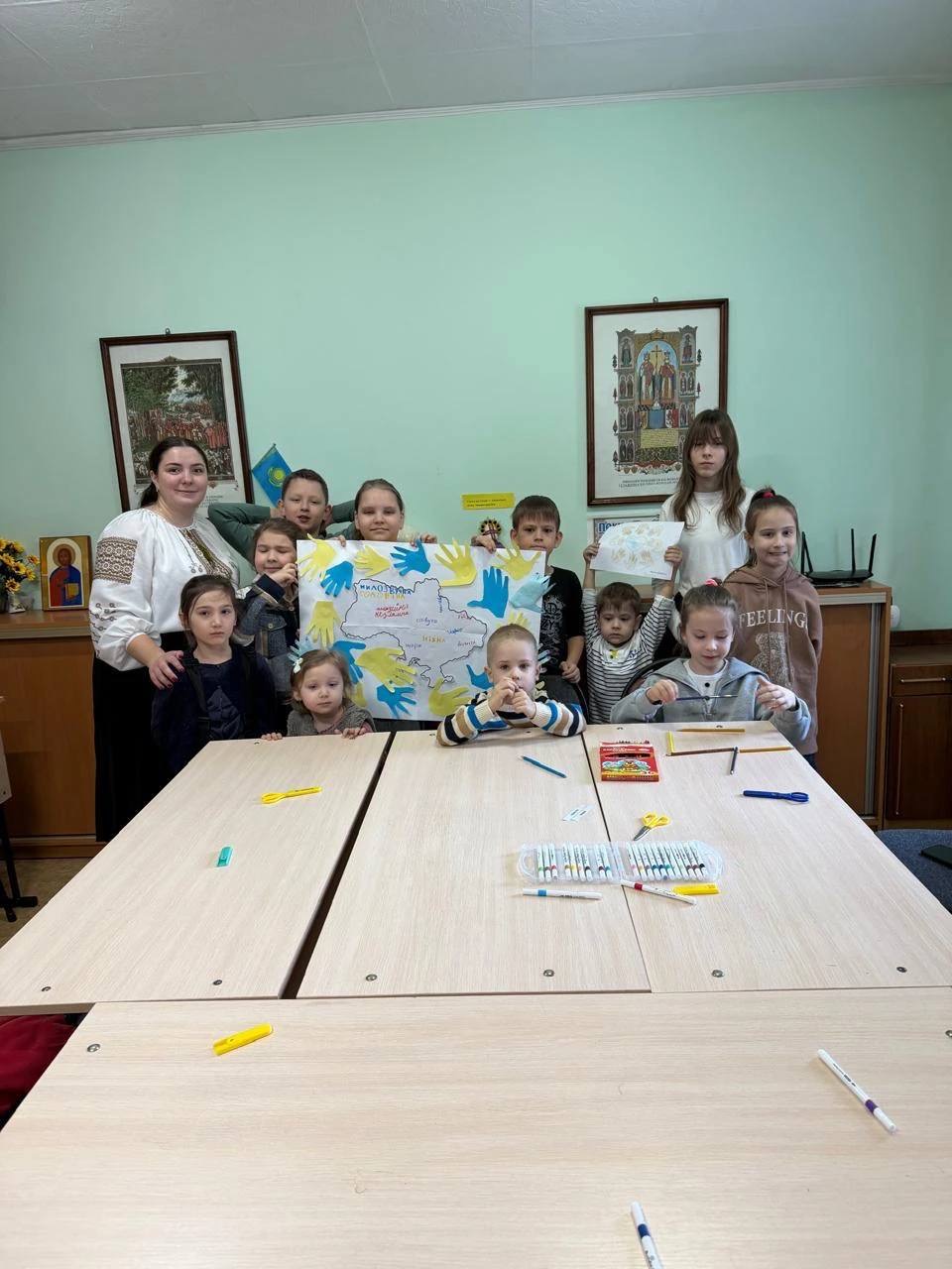 У Караганді відкрили українську майстерню для дітей