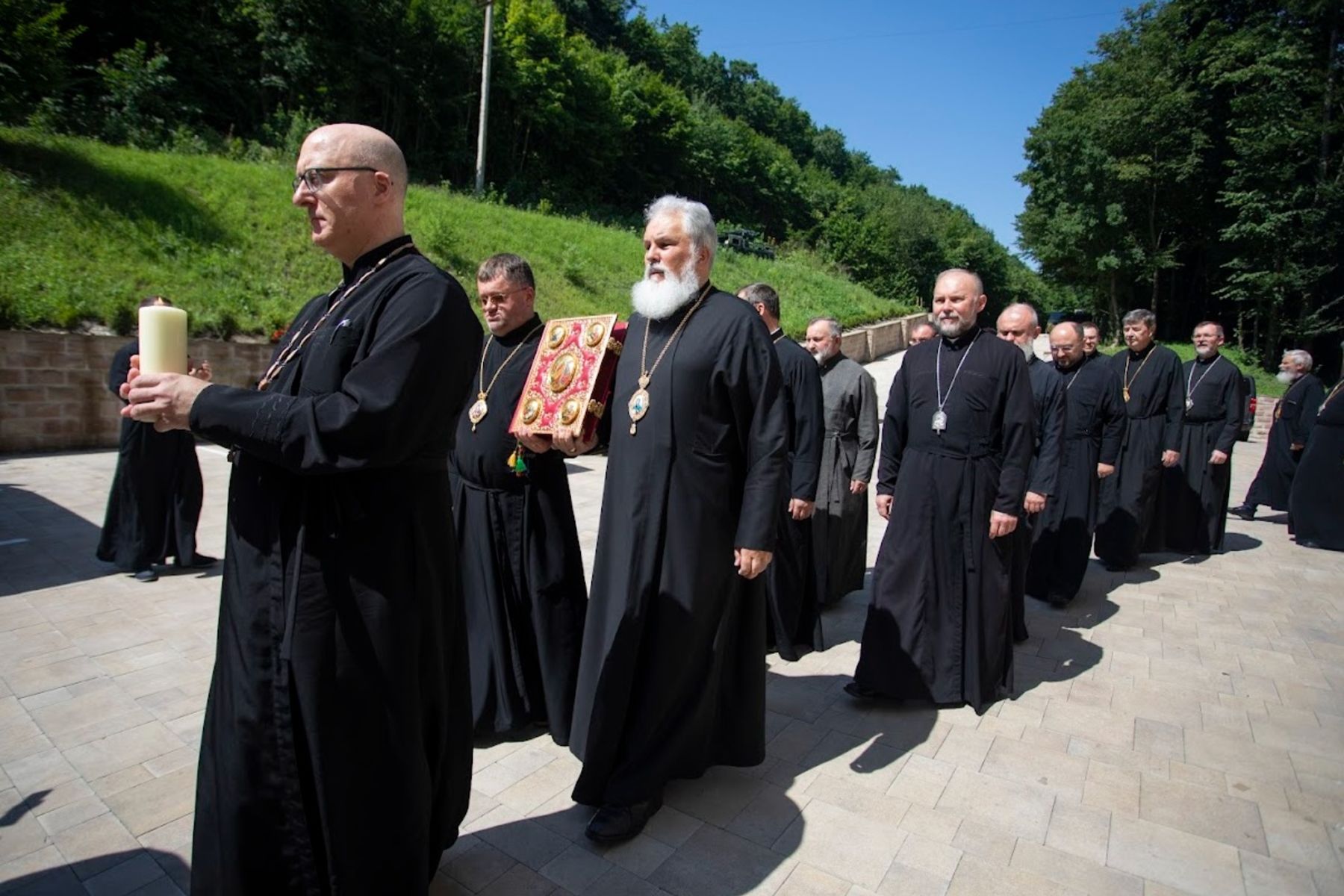 Єпископи УГКЦ закликають вірних Церкви щоденно читати Боже Слово