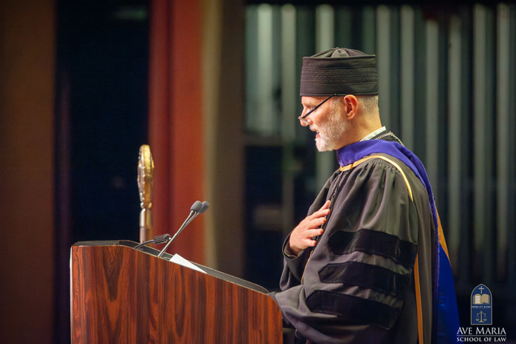 Митрополит Борис Ґудзяк виголосив промову на випускних урочистостях Школи права «Ave Maria»